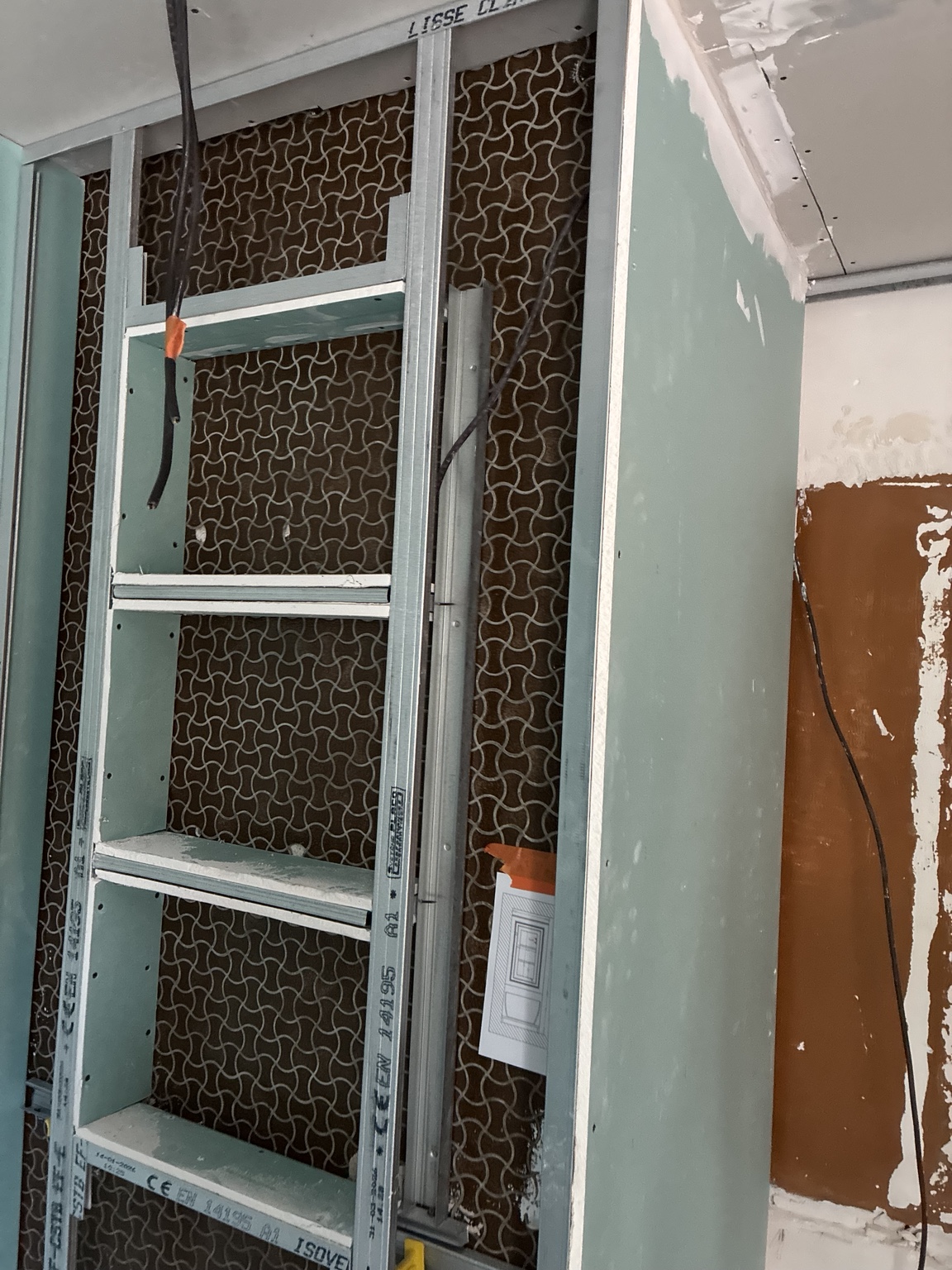 Habillage technique sur mesure, réalisation AZ Rénov'